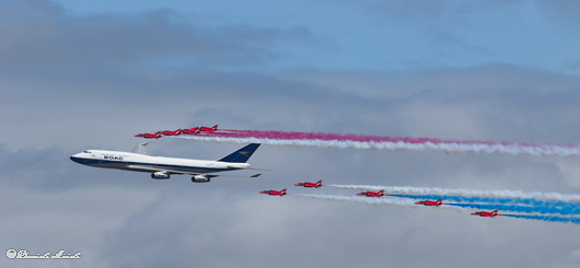 RAF Red Arrows with BOAC 747
