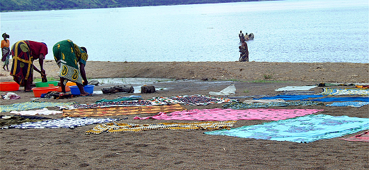 Wäsche waschen am Malavisee