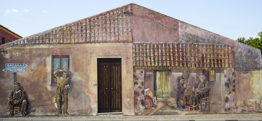 The murals of Tinnura and Flussio.